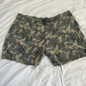 Hurley Board-shorts size 40